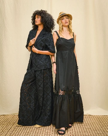 Tailleur nero in cotone con intarsi ricamati ANITIE’