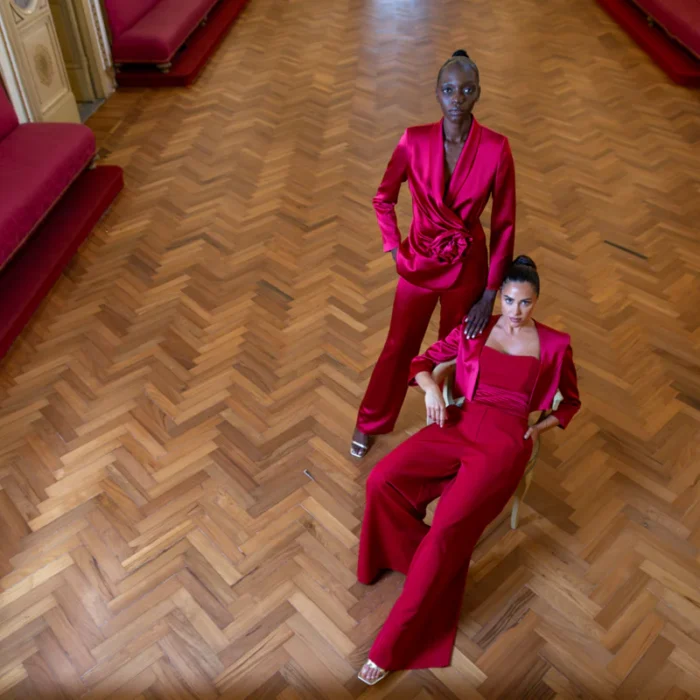 Tailleur pantaloni in raso dettaglio rosa ELISABETTA DORI