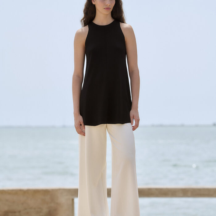 Top lungo nero in maglia compatta con scollo all’americana SITA MURT